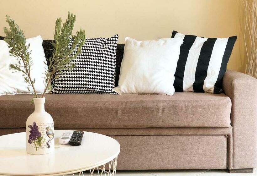 复式房间, Helianthus Apartments