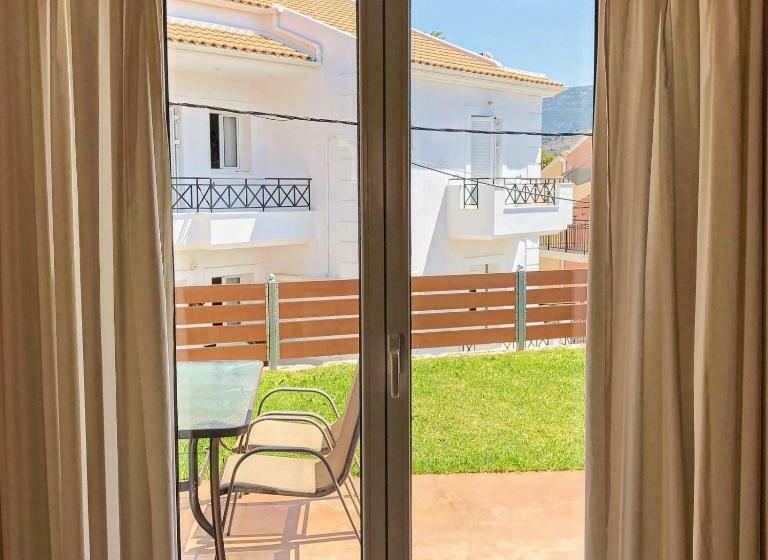 复式房间, Helianthus Apartments