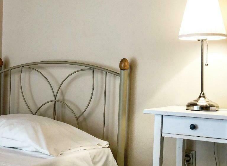 复式房间, Helianthus Apartments