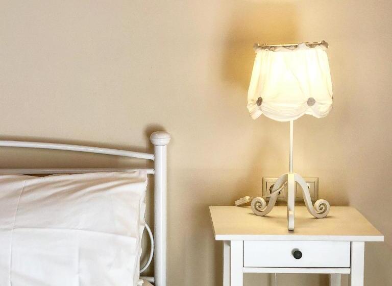 复式房间, Helianthus Apartments