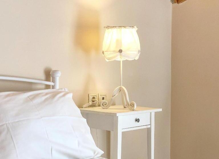 复式房间, Helianthus Apartments