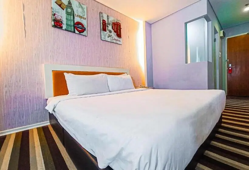 キングサイズベッドのデラックスルーム, First Residence Hotel By Rvh