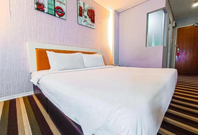 キングサイズベッドのデラックスルーム, First Residence Hotel By Rvh