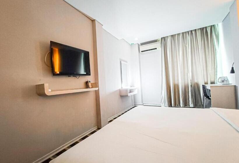 غرفة ديلوكس سرير كينج, First Residence Hotel By Rvh