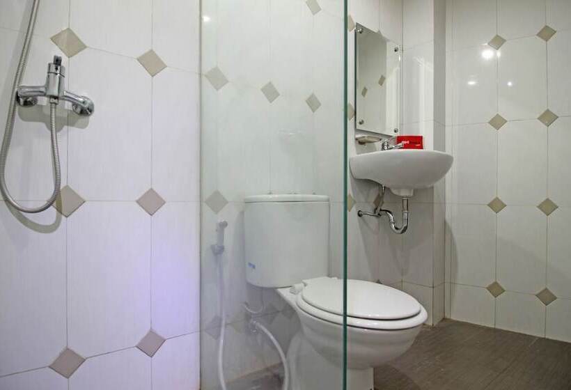 اتاق استاندارد, Reddoorz Near Uns Solo
