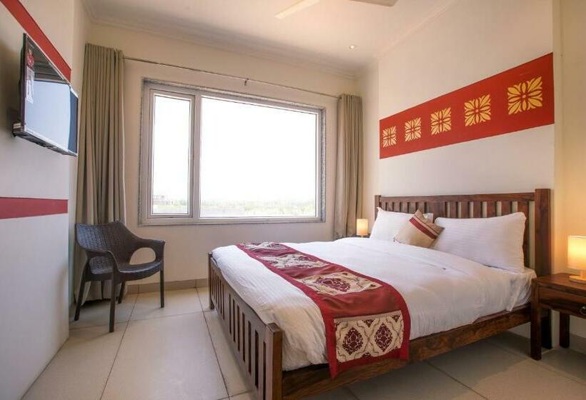 豪华房间, The Vrindwoods