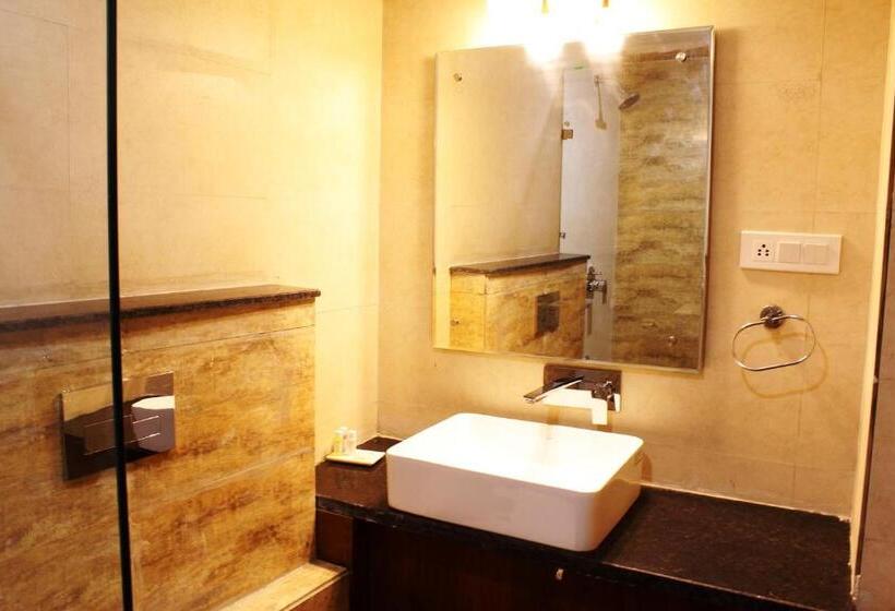 小型套房带泳池景, The Vrindwoods