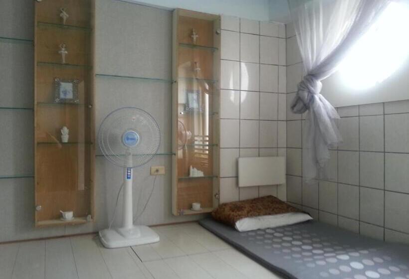 اتاق استاندارد چهار تخته, Art Taiwan Homestay