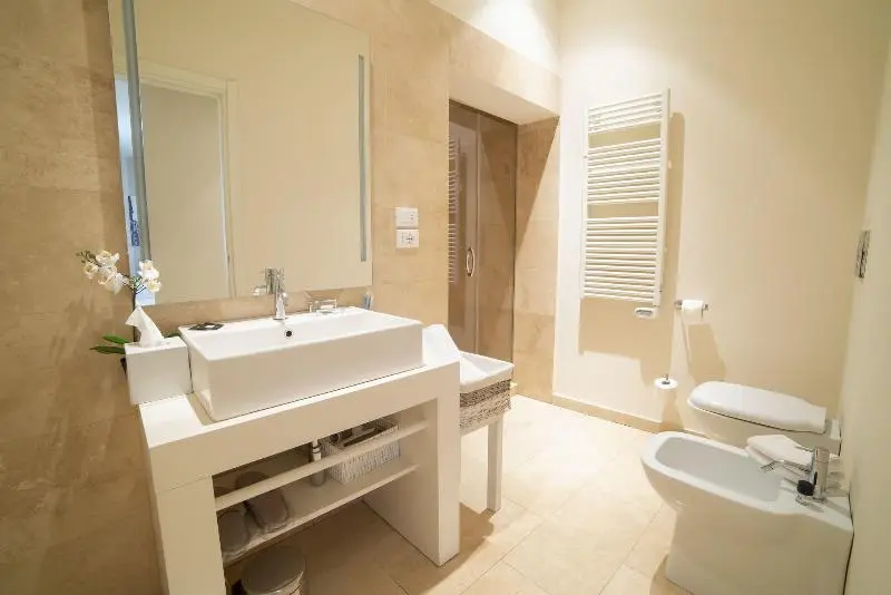 اتاق لوکس با چشم‌انداز شهر, Rooms Milano Duomo