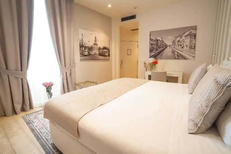 اتاق لوکس با چشم‌انداز شهر, Rooms Milano Duomo