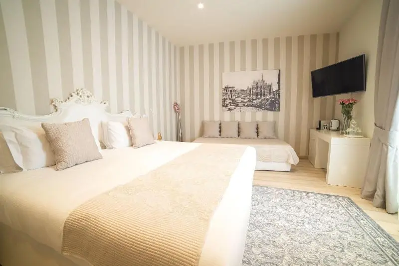 اتاق لوکس با چشم‌انداز شهر, Rooms Milano Duomo