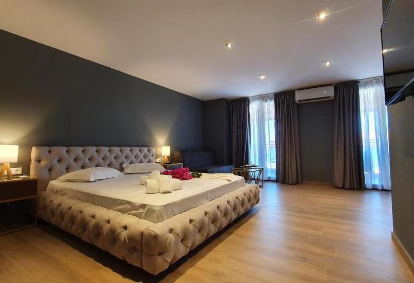 סוויטת ג'וניור נוף לים, Viky