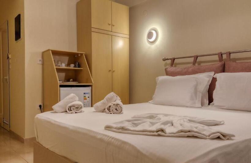 חדר סטנדרט, Viky