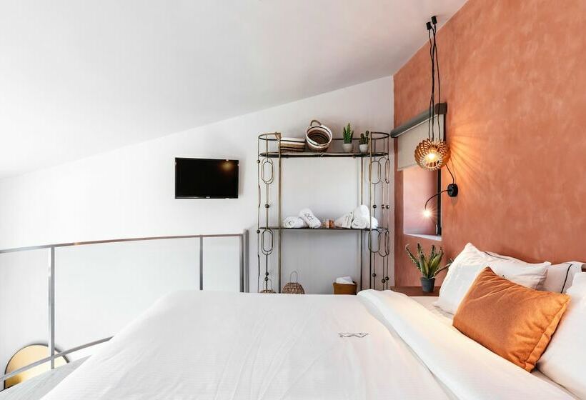 メゾネットスイート, Cocooning Suites By Blue Carpet