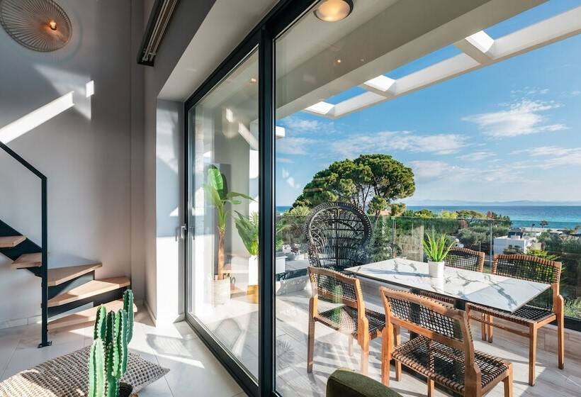 メゾネットスイート, Cocooning Suites By Blue Carpet