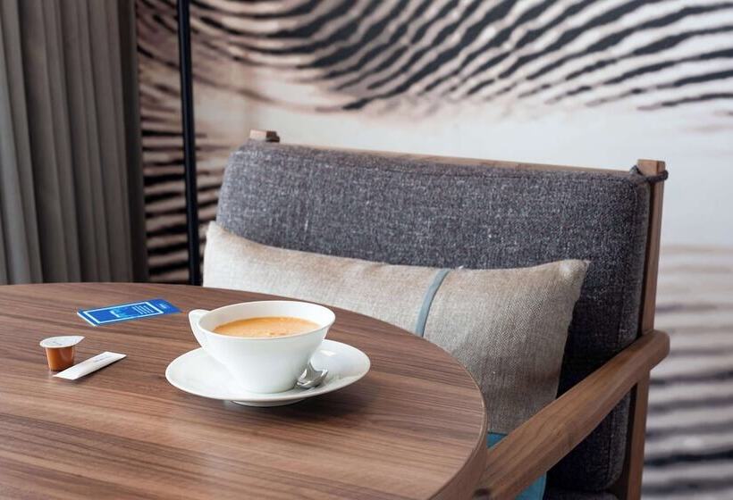 适合残疾人士使用的带双人床的标准间, Hilton Okinawa Sesoko Resort