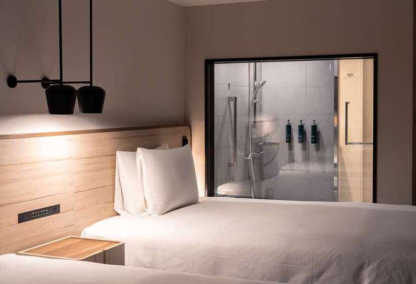 اتاق لوکس با تخت بزرگ, Hilton Okinawa Sesoko Resort