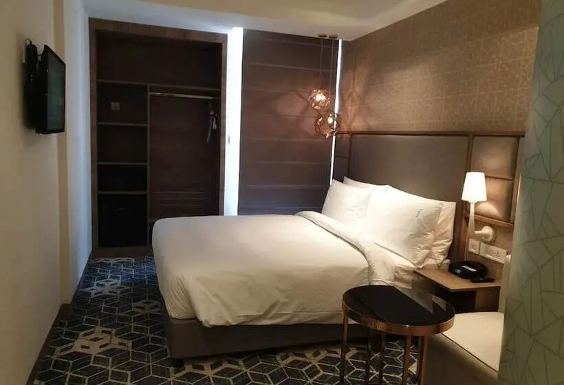 シティビューのダブルベッドスタンダードルーム, Holiday Inn Gurugram Sector 90, An Ihg