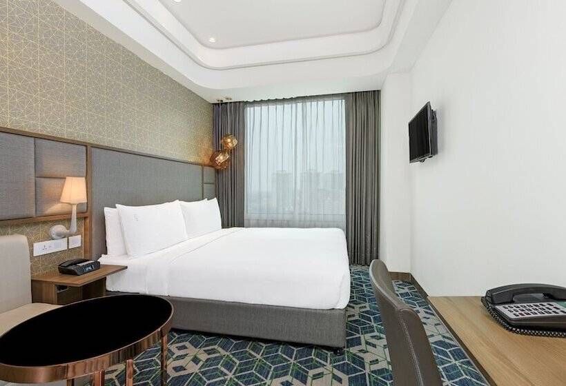 带城市景观及双人床的标准房间, Holiday Inn Gurugram Sector 90, An Ihg