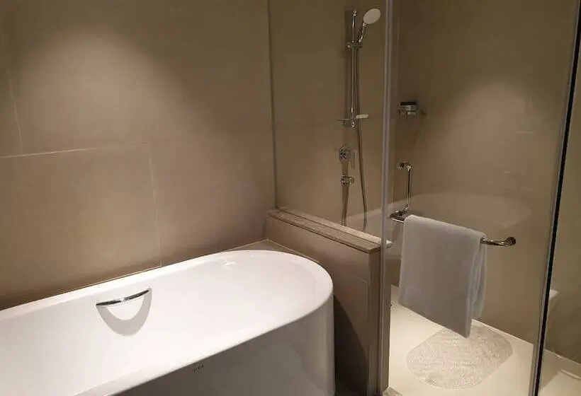 バルコニー付スイート, Holiday Inn Gurugram Sector 90, An Ihg