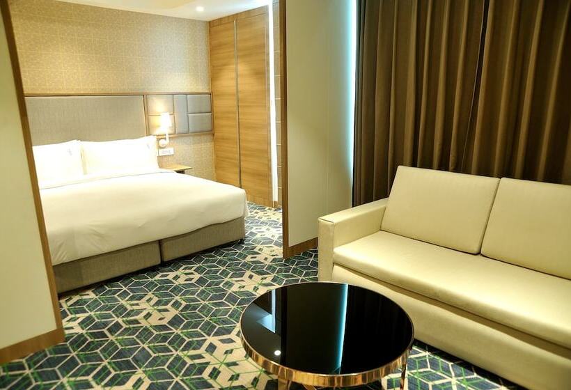 سوئیت با بالکن, Holiday Inn Gurugram Sector 90, An Ihg