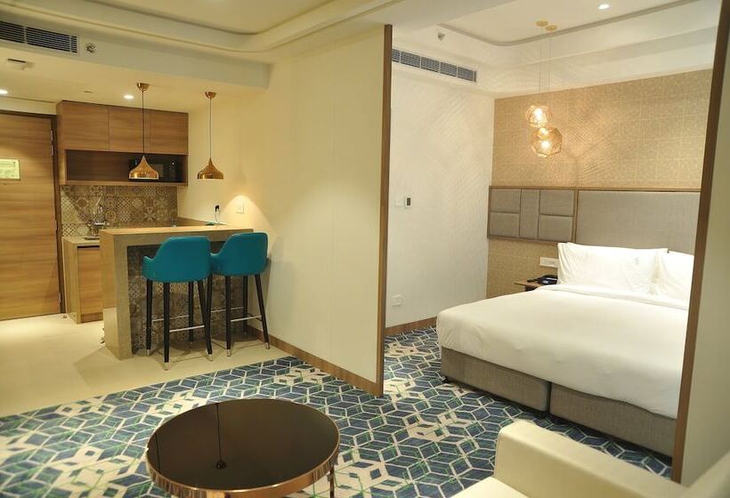 سوئیت با بالکن, Holiday Inn Gurugram Sector 90, An Ihg