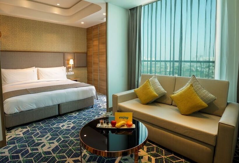 سوئیت با بالکن, Holiday Inn Gurugram Sector 90, An Ihg