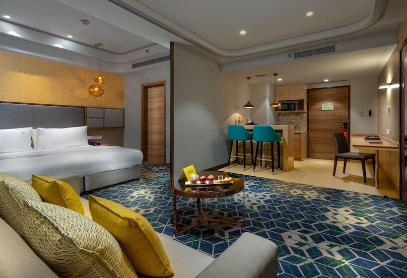 带阳台套房, Holiday Inn Gurugram Sector 90, An Ihg