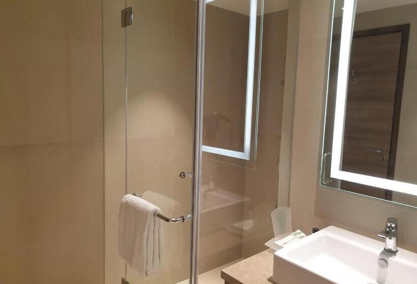 带阳台套房, Holiday Inn Gurugram Sector 90, An Ihg