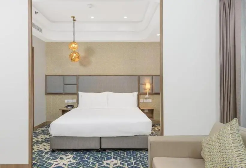 バルコニー付スイート, Holiday Inn Gurugram Sector 90, An Ihg