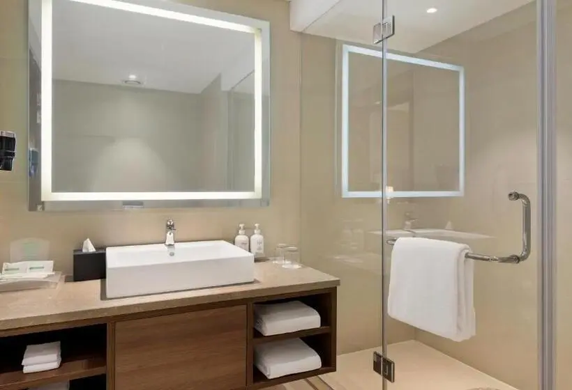 バルコニー付スイート, Holiday Inn Gurugram Sector 90, An Ihg
