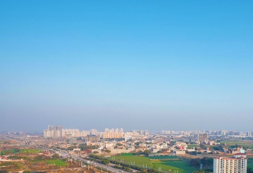 带阳台套房, Holiday Inn Gurugram Sector 90, An Ihg