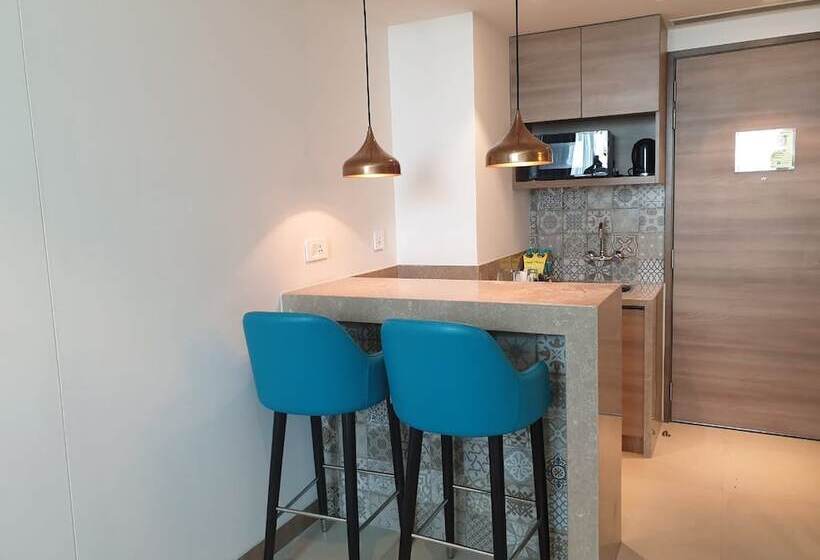 سوئیت با بالکن, Holiday Inn Gurugram Sector 90, An Ihg