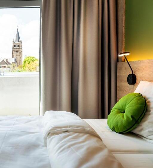 חדר דלוקס, Theclouth