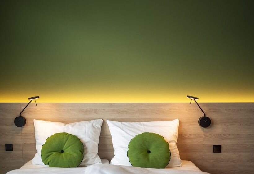 חדר דלוקס, Theclouth