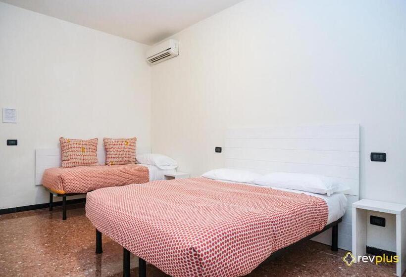 اتاق استاندارد با سرویس بهداشتی مشترک, Lia Rooms 3