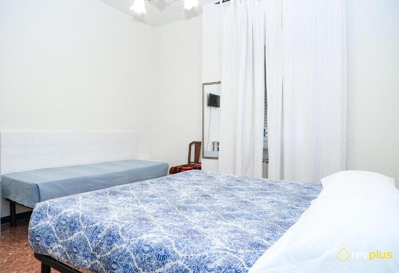 اتاق استاندارد سه تخته با سرویس بهداشتی مشترک, Lia Rooms 3