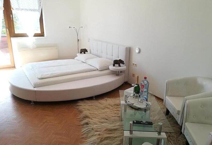 Семейный Номер Deluxe, Privatzimmer Dimitrova