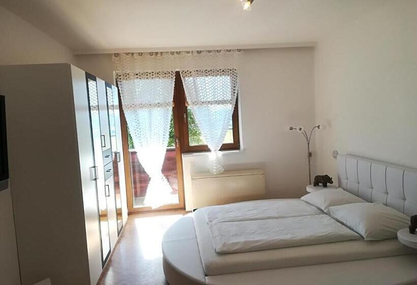 Семейный Номер Deluxe, Privatzimmer Dimitrova