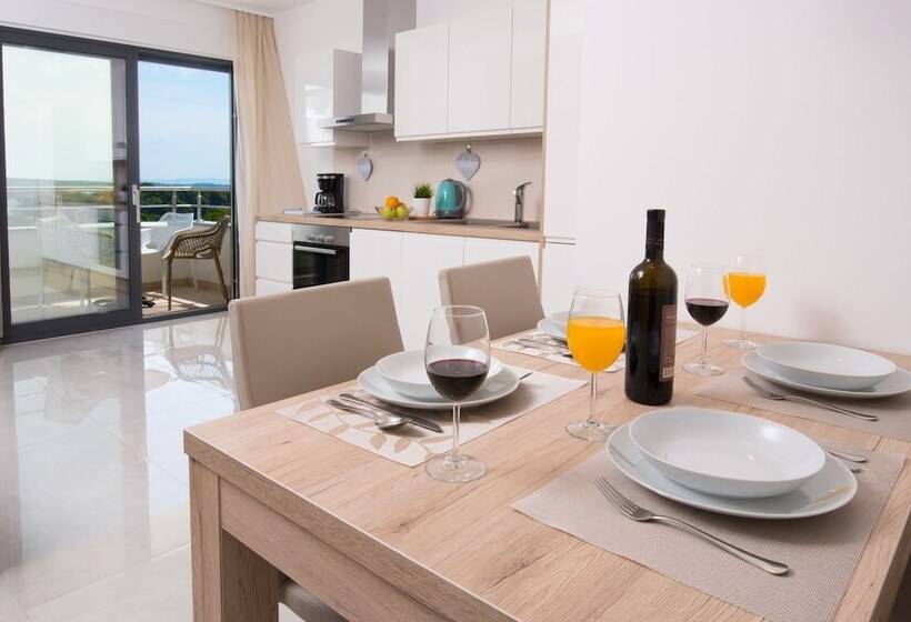 オーシャンビューのスーペリアー１ベッドルームアパートメント, Aparthotel Punta Blu   Pool & Spa