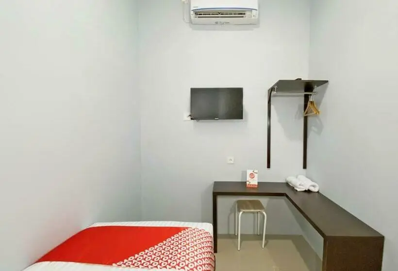 スタンダードシングルルーム, Reddoorz Syariah Near Pantai Padang 2