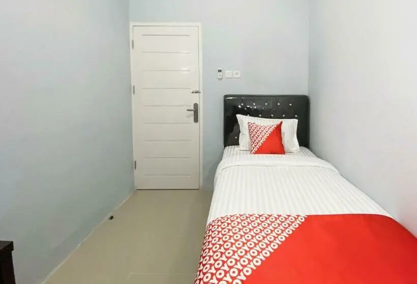 スタンダードシングルルーム, Reddoorz Syariah Near Pantai Padang 2
