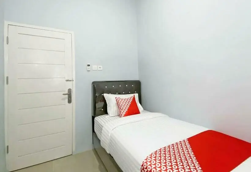 スタンダードシングルルーム, Reddoorz Syariah Near Pantai Padang 2