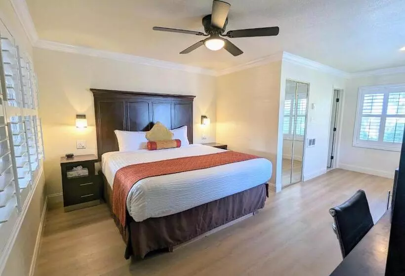 اتاق استاندارد با تخت بزرگ, Clarion Collection Wilkie S Inn Pacific Grove Monterey