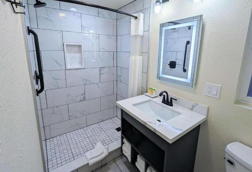 Стандартный Номер Кровать Кинг, Clarion  Collection Wilkie S Inn Pacific Grove  Monterey