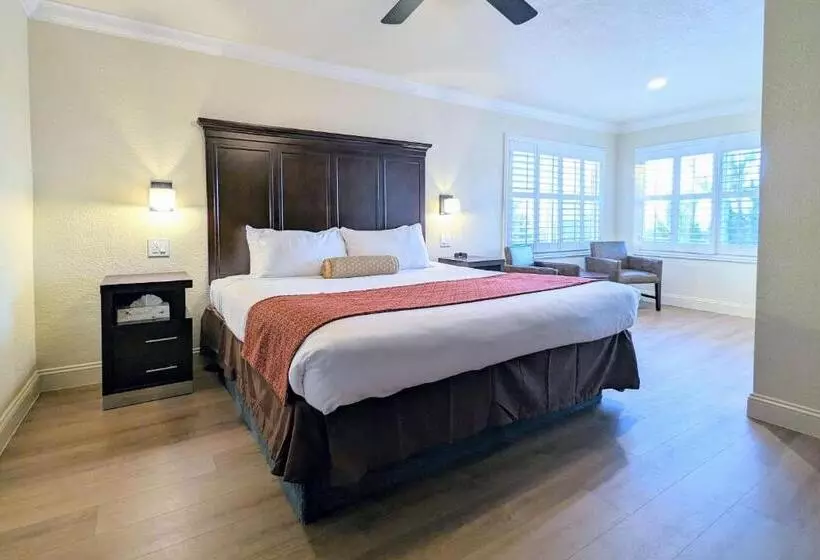 اتاق سوپریور, Clarion Collection Wilkie S Inn Pacific Grove Monterey