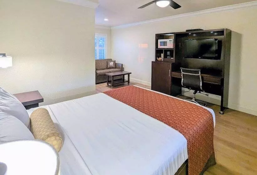 سوییت, Clarion Collection Wilkie S Inn Pacific Grove Monterey