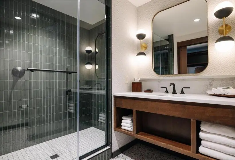 استودیوی استاندارد, Hilton Vacation Club Varsity Club Tucson
