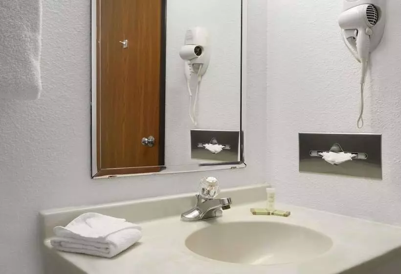 Standard-huone 2 Parivuodetta, Super 8 By Wyndham Park City/north Wichita Area