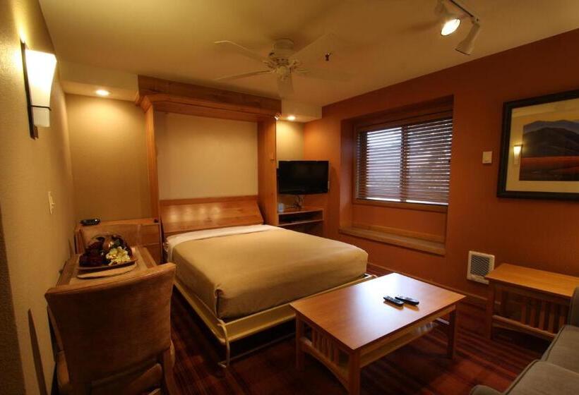 スタンダードスタジオ, The Village At Steamboat